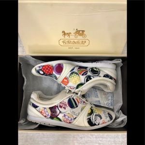 Coach . sneakers 👟